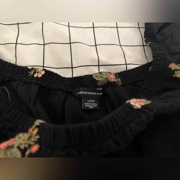 American Eagle Cropped Embroidered Floral Tee - Picture 3 of 3